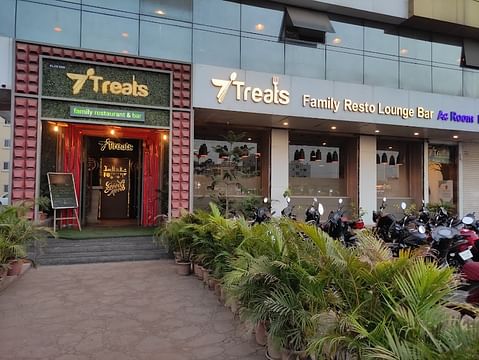 7 Treats family Restaurant & Bar