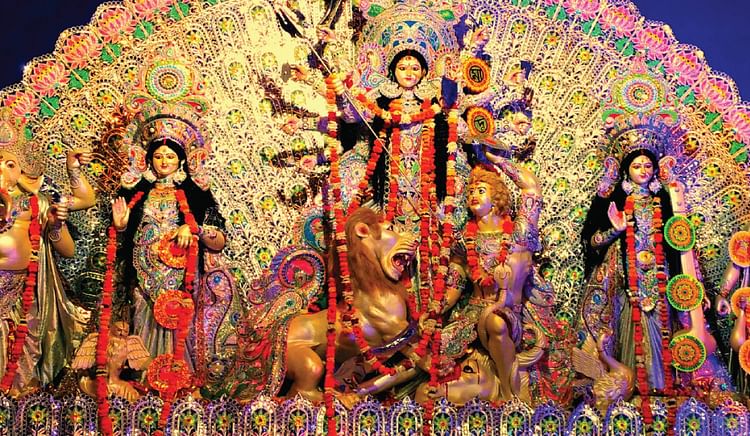 Pandal Hopping and Food Stall Hopping in Kolkata
