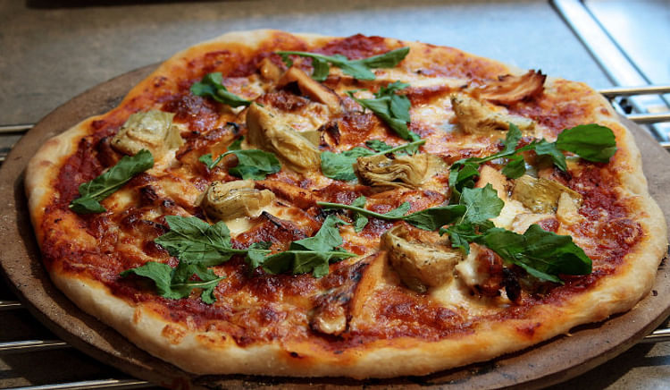 Best Places In Delhi NCR For Thin Crust Pizza