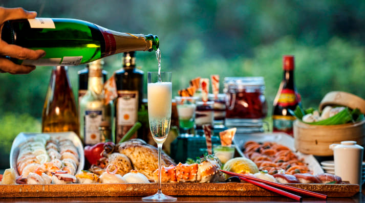 Sip On Cocktails And Munch On Lavish Buffets All Through Sunday