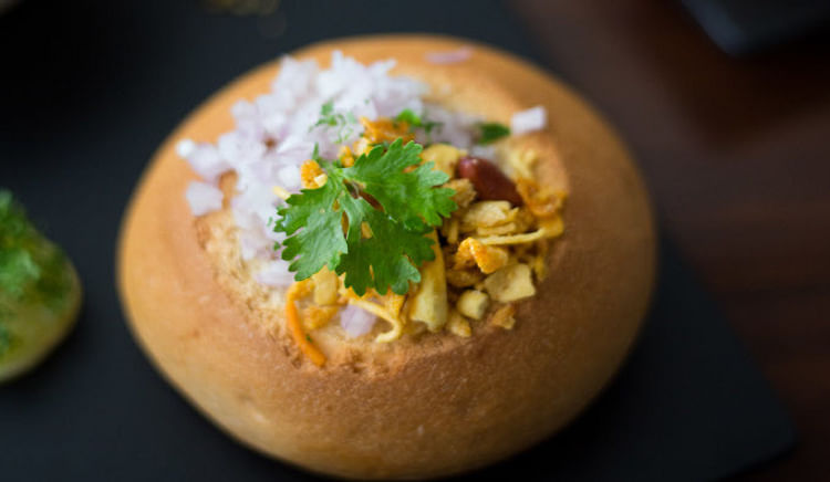 Best 4 Vegetarian Delicacies To Gorge On In Mumbai