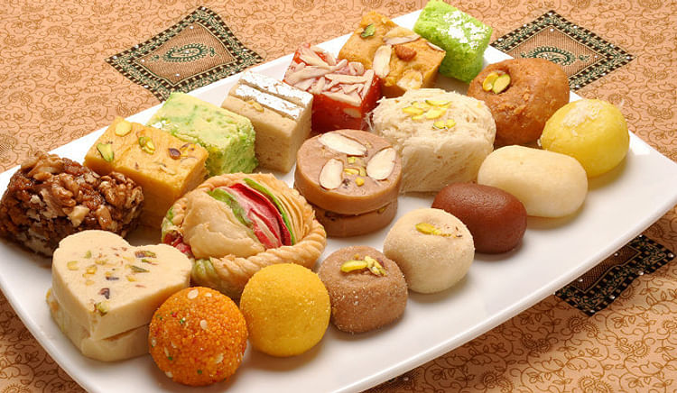 From Sandesh, mihidana, phirni, laddu to chocolate desserts, these mishtis and desserts will brighten up you Diwali. 