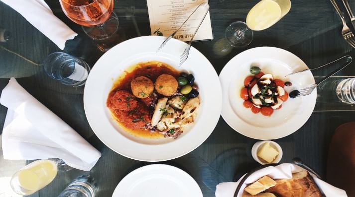 5 best-starred hotels to have a Sunday brunch in Ahmedabad