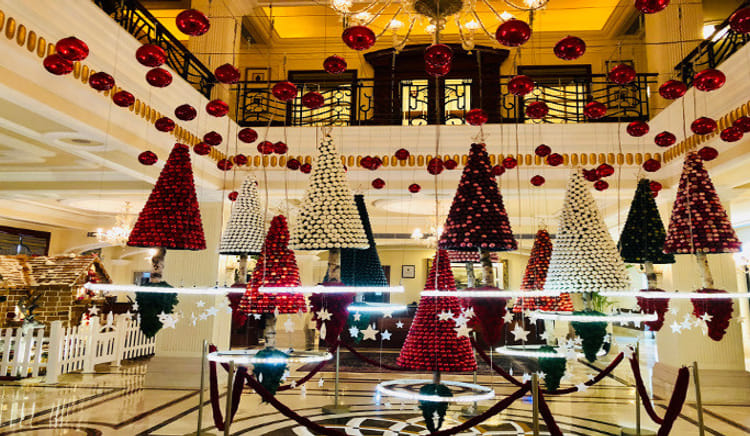 Restaurants in Delhi NCR are saying Merry Christmas in a yummy way