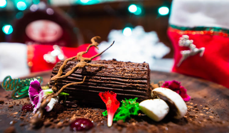 Chicken Roasts, Pates, Stollens, Mulled Wine and a Twist on it all. Try something exciting this Christmas season. 