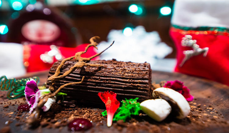 Chicken Roasts, Pates, Stollens, Mulled Wine and a Twist on it all. Try something exciting this Christmas season.