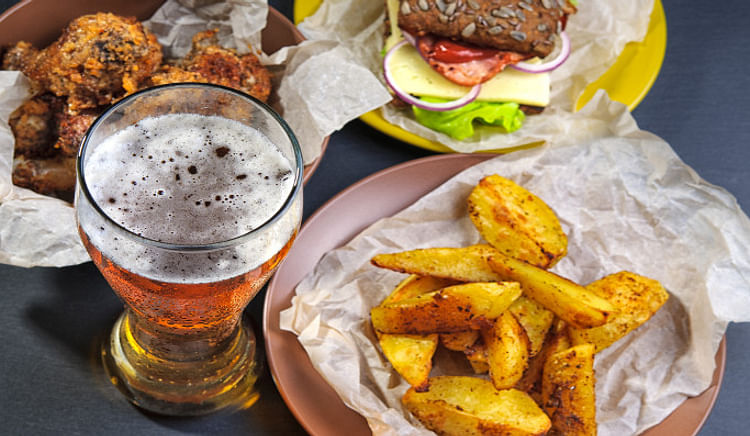 Classic Nachos to Burgers to flat breads with some classic cocktails, you can get a flavour of all at Hard Rock Cafe, Kolkata 