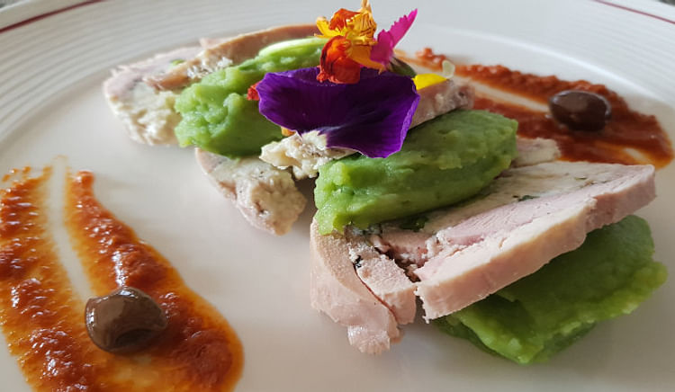 Chef Antonella at Bella Cucina served Northern Italian food coupled with him as a singing sensation, thus making people happy