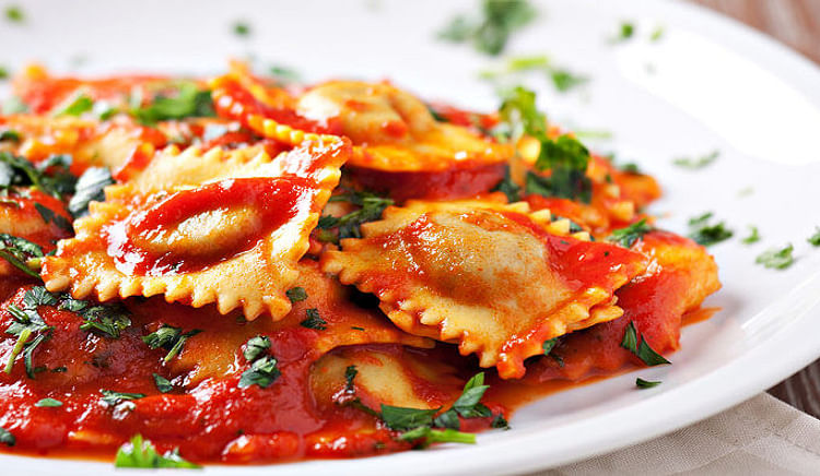 It is not just about regular pasta and pizzas, you can also get Lasagna, Risotto, Bruschetta and awesome desserts like Tiramisu.
