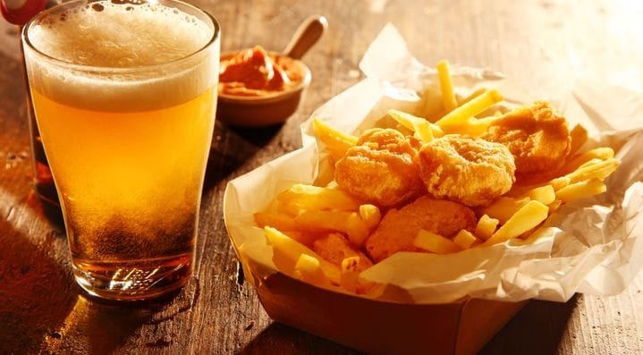 Enjoy the live matches as you sip heady cocktails, beers and more 