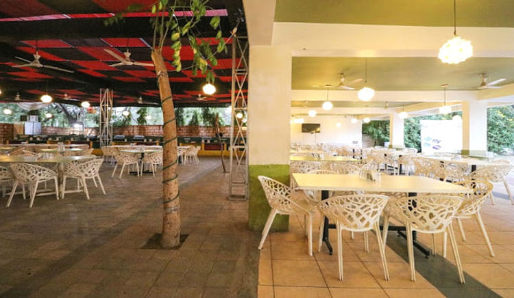 Get a stadium-like experience of watching live cricket along with friends and family