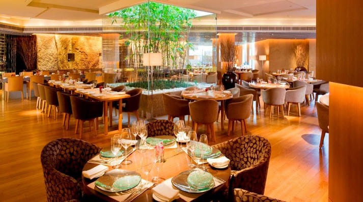 Success story of the trendy Set'z at DLF Emporio Mall, Delhi