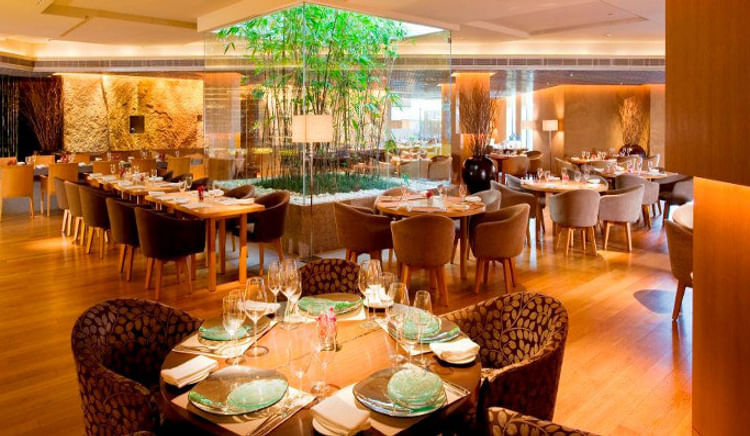 Success story of the trendy Set'z at DLF Emporio Mall, Delhi
