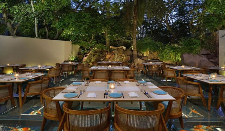 Restaurants with awesome ambiences are the ones where couples can explore their moments of love!