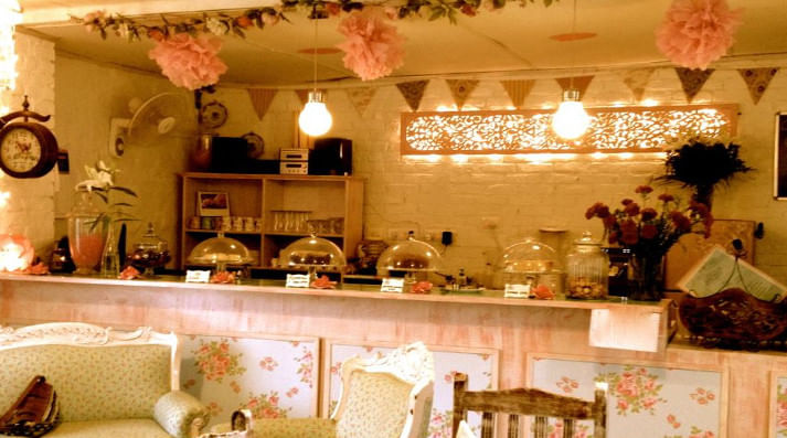 4 Cafes In Delhi NCR That Serve As A Working Space Too!