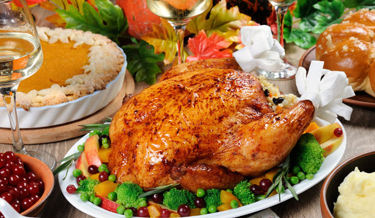 Eat out with family and friends to have a delectable meal