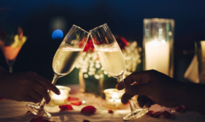 Good food, good drinks and a great ambience and your partner by your side. Try these 7 places to seal the deal