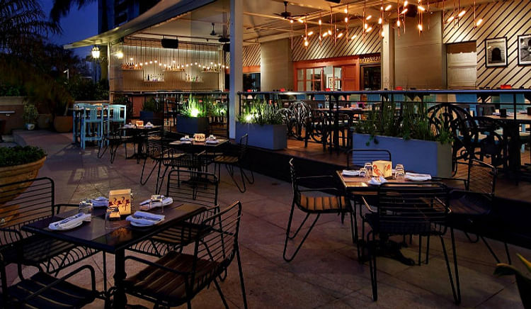 Good food, good drinks and a great ambience and your partner by candlelight! Try these 7 places to seal the deal