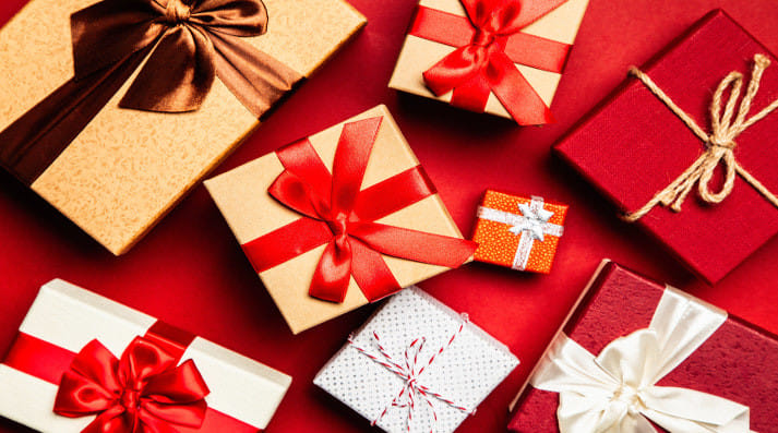 Pamper your love by gifting some amazing things