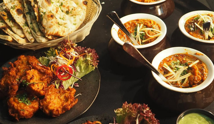 Affordable date spots in Hyderabad are perfect for a romantic Valentine’s Day dinner without burning a hole in your pocket