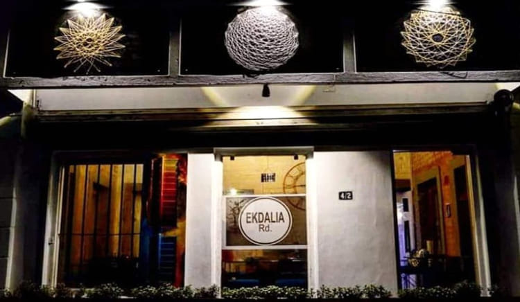 Get your dose of black chicken and black rice at this cafe