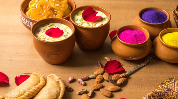 5 Restaurants in Mumbai to enjoy Holi  