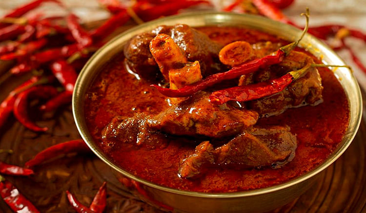 Devour this quintessential meaty curry