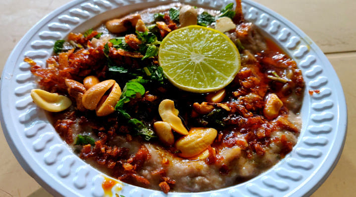 During Ramzan, these are the traditional cafes and restaurants where you get the best Haleem in Hyderabad