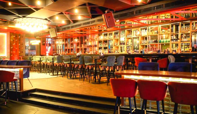 Enjoy live screenings of the matches with delectable snacks and drinks at these 10 best places in Delhi NCR, folks!
