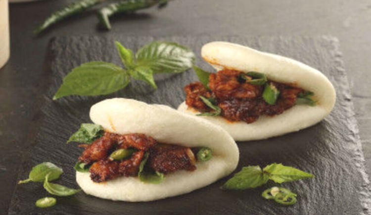 Heaps of meat with fluffy bao!