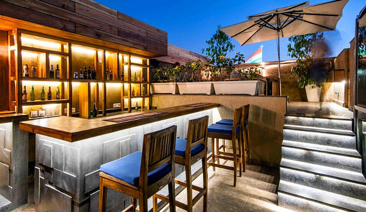 Hit at one of these bars and pubs to revamp your mood after a hectic day at work