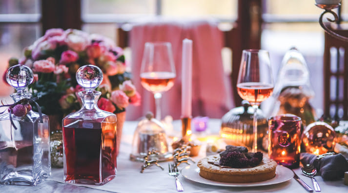 From Roasted Turkey and Pork to Yule Log and Plum Cake, our tip picks for Christmas Celebrations in Hyderabad have you covered.