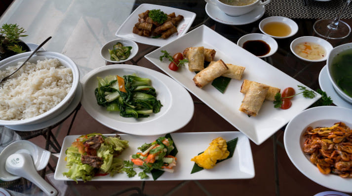 Stuff Yourself with These Hearty and Wholesome Buffet Spreads!