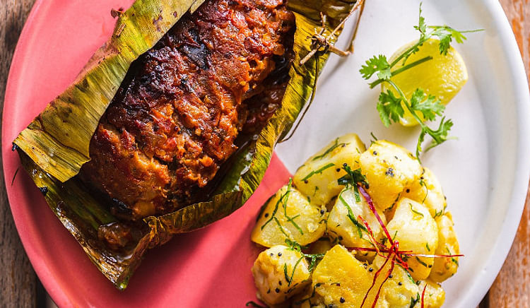 Kolkata loves various dishes wrapped in leaves!