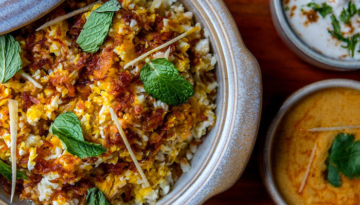  'Indulgence and eat to glory' is the motto of these places!