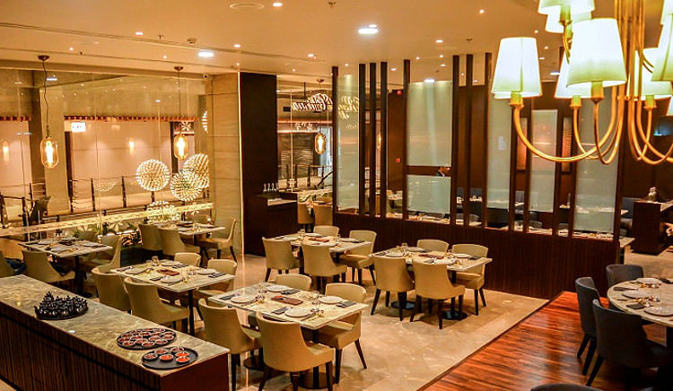 Enjoy Cantonese style Chinese food at this restaurant