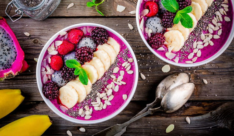 These homemade smoothie bowls will brighten up your day