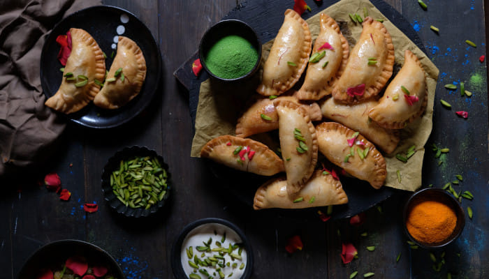 Easy recipes to jazz up your Holi celebration!