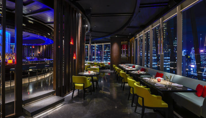 Savor contemporary Cantonese cuisine and bespoke cocktails at this plush restaurant in Mumbai