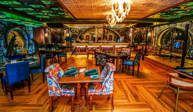 Come for the food, stay for the vibe!