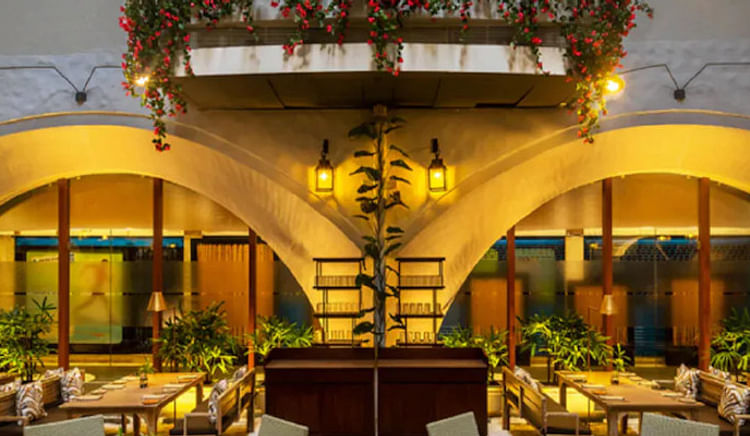 Breezy dining destination with great food!
