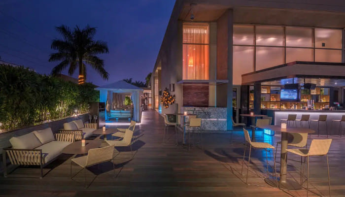 Enjoy in the goodness of flavorsome food and immaculate mixology. 