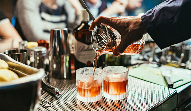 Great cocktails, music and food near you