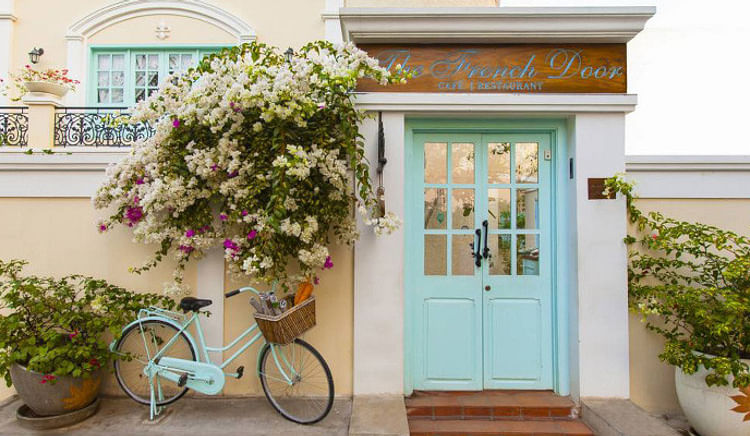 Stellar eateries in the ‘Manchester of India’ that deserve to be on your must explore list!