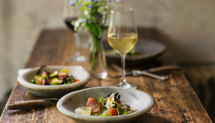 It’s wine o’clock! 