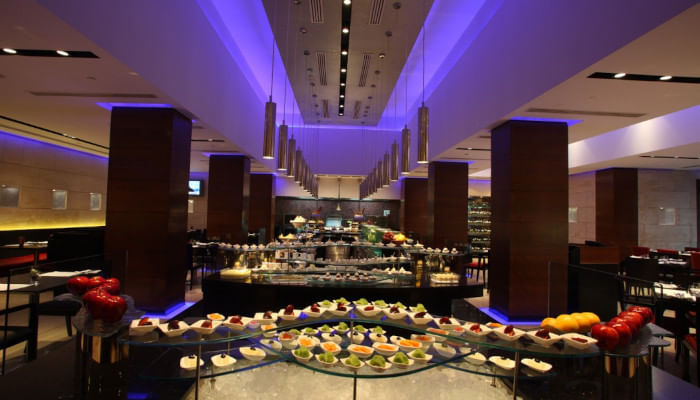 Restaurant Spotlight: Feeling Peckish? Enjoy A Drool-Worthy Meal Or A Hearty Buffet At NYC, Radisson Blu Plaza, Delhi