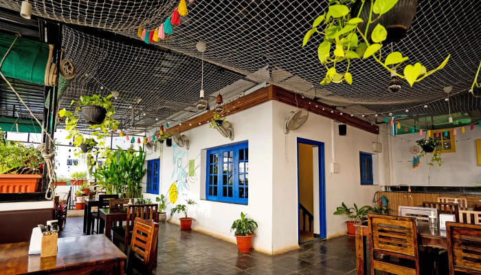 Enjoy authentic Neopolitan pizzas and contemporary salads at their finest