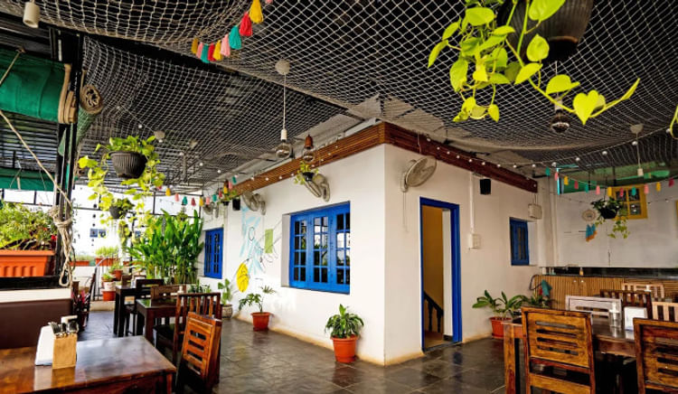 Enjoy authentic Neopolitan pizzas and contemporary salads at their finest