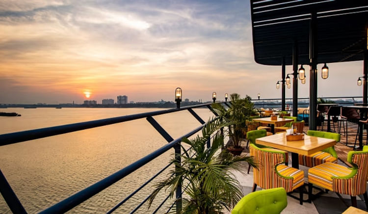 Enjoy the picturesque view of The City of Joy while you wine and dine!