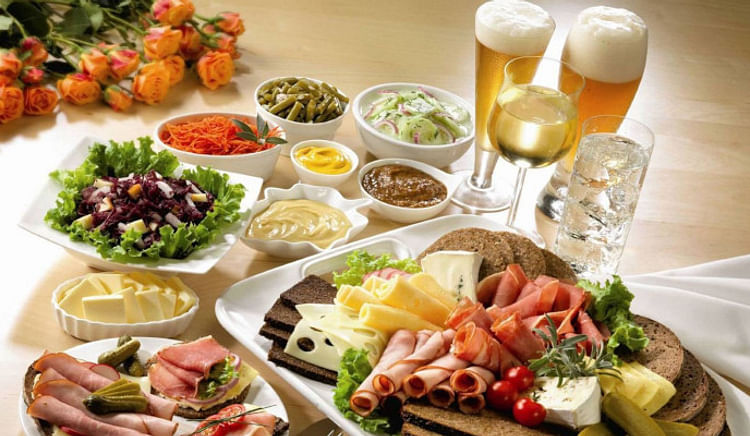 Seize incredible discounts and deals with every meal only with EazyDiner